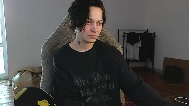 Snapshot of esajukyy chatting on 06-06-26, 12:43 esajukyy online show from 06-06-26, 12:43