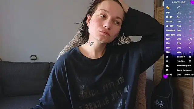 esajukyy online show from 04-14-26, 04:17