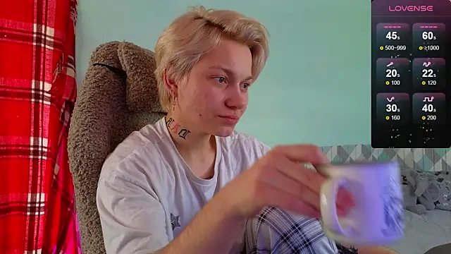 esajukyy online show from 03-13-25, 04:38