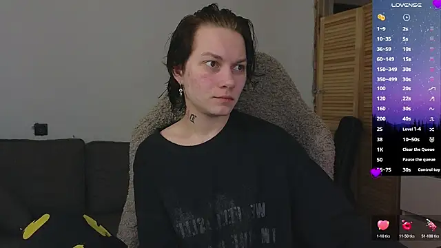 esajukyy online show from 04-12-26, 01:25