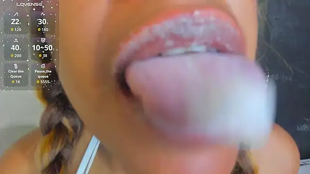 KamariaFyre online show from 01-11-26, 03:57