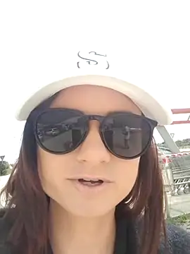 Snapshot of Samira-Summer chatting on 03-13-25, 10:47 Samira-Summer online show from 03-13-25, 10:47