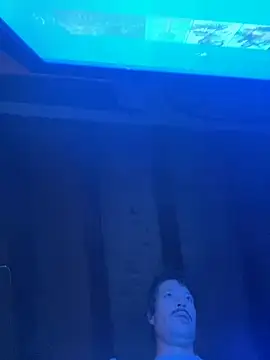 Snapshot of zenzero87 chatting on 10-28-25, 09:36 zenzero87 online show from 10-28-25, 09:36