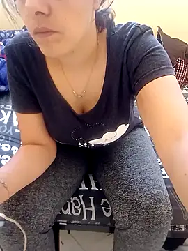 ShadiaStar online show from 11-18-25, 12:52