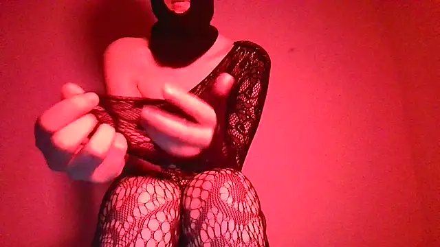 Snapshot of Aleniia10 chatting on 01-11-25, 12:12 Aleniia10 online show from 01-11-25, 12:12