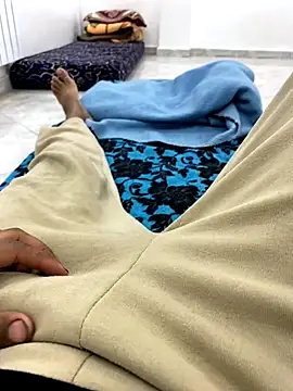 Lahcene online show from 11-18-25, 07:06