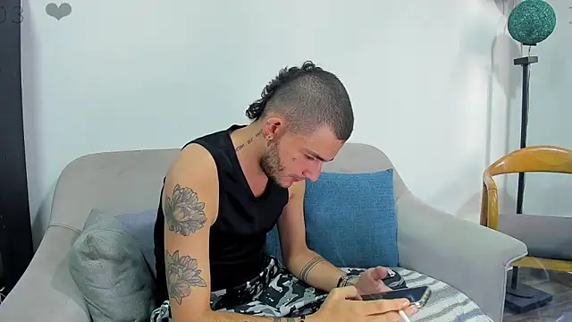 Snapshot of AbadSpears chatting on 03-18-25, 12:06 AbadSpears online show from 03-18-25, 12:06