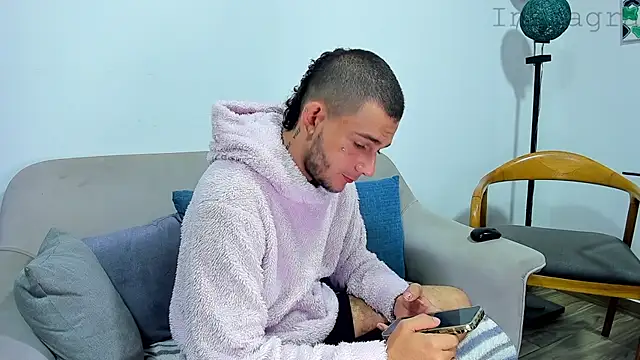 Snapshot of AbadSpears chatting on 03-19-25, 05:08 AbadSpears online show from 03-19-25, 05:08