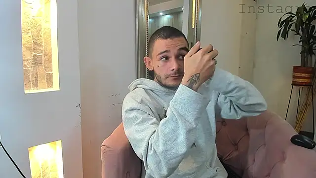 Snapshot of AbadSpears chatting on 03-23-25, 02:26 AbadSpears online show from 03-23-25, 02:26