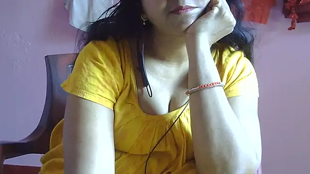 Snapshot of Suhana-sapna chatting on 06-15-26, 04:23 Suhana-sapna online show from 06-15-26, 04:23