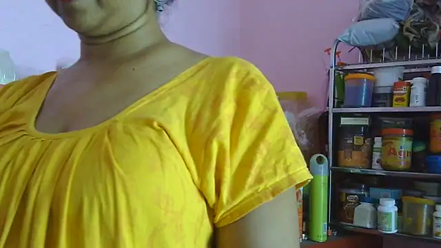 Snapshot of Suhana-sapna chatting on 06-17-26, 06:02 Suhana-sapna online show from 06-17-26, 06:02