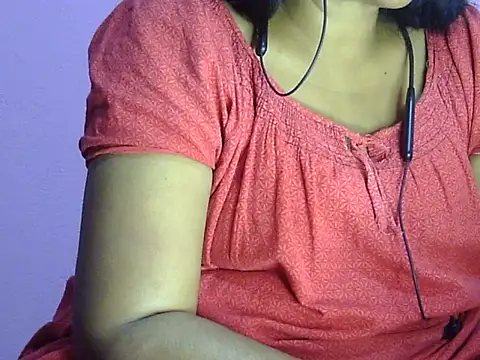 Snapshot of Suhana-sapna chatting on 12-05-25, 04:16 Suhana-sapna online show from 12-05-25, 04:16