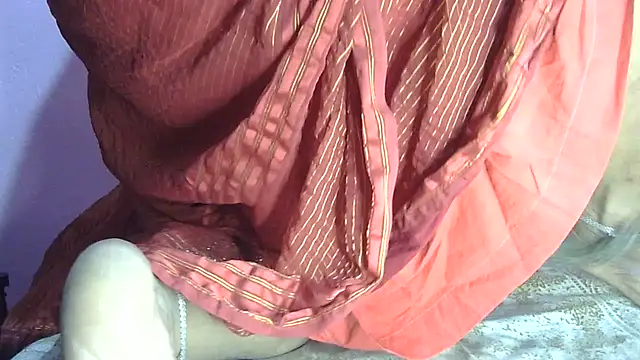 Snapshot of Suhana-sapna chatting on 02-08-26, 04:26 Suhana-sapna online show from 02-08-26, 04:26