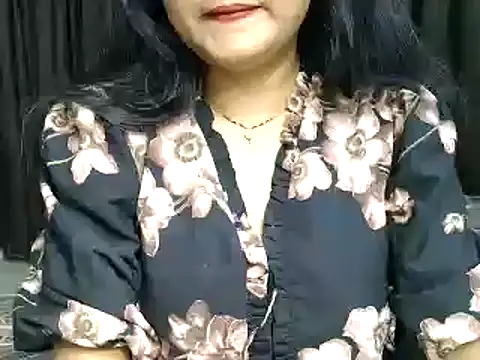Snapshot of Hritvika chatting on 05-12-26, 03:07 Hritvika online show from 05-12-26, 03:07