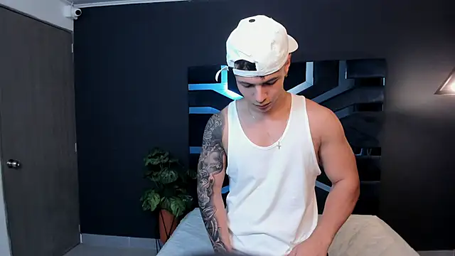 Snapshot of Flynn_Riider chatting on 03-22-25, 02:47 Flynn Riider online show from 03-22-25, 02:47