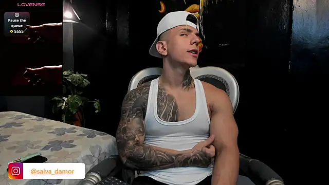 Snapshot of Flynn_Riider chatting on 04-18-26, 05:37 Flynn Riider online show from 04-18-26, 05:37