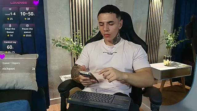 Flynn Riider online show from 07-22-26, 12:23