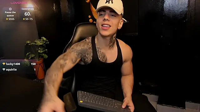 Flynn Riider online show from 11-17-25, 05:17