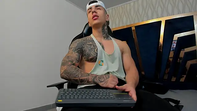 Flynn Riider online show from 11-30-25, 05:14