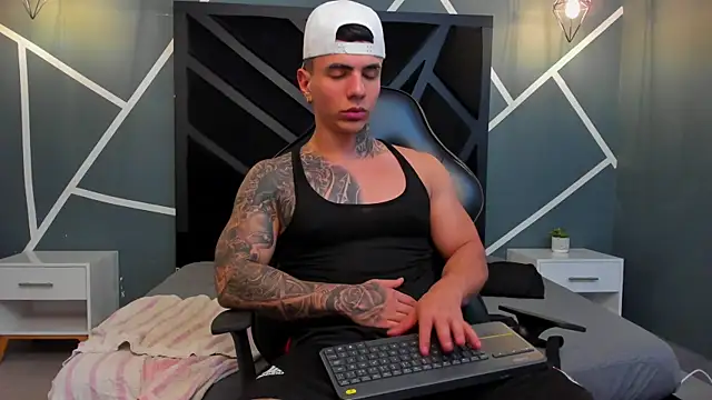 Flynn Riider online show from 12-05-25, 05:28