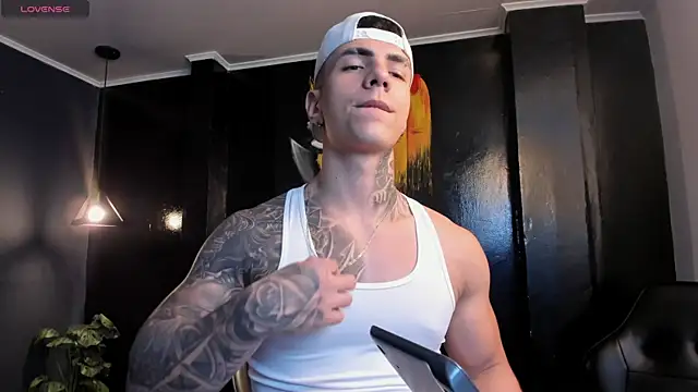 Flynn Riider online show from 12-14-25, 01:39