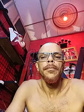 Snapshot of Charly_BC_Dirty chatting on 05-31-26, 04:18 Charly BC Dirty online show from 05-31-26, 04:18