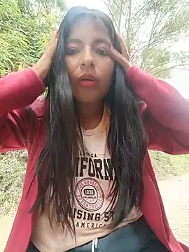 Danna-linyi online show from 06-18-26, 02:22