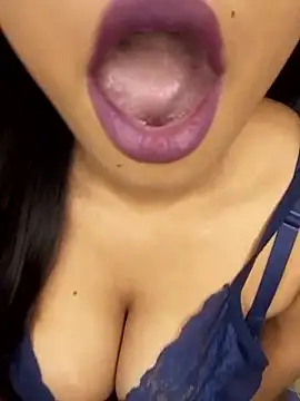 hinaa khan online show from 01-08-26, 06:03