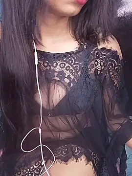 Snapshot of hinaa_khan chatting on 09-22-25, 06:03 hinaa khan online show from 09-22-25, 06:03