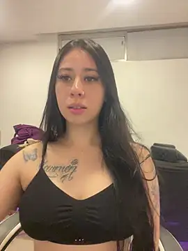 Snapshot of Zoee_t chatting on 05-16-26, 03:38 Zoee t online show from 05-16-26, 03:38