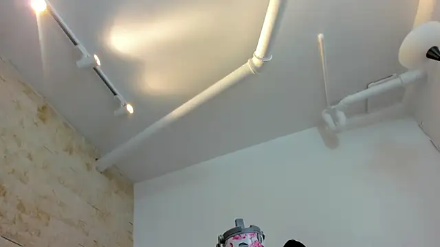 mia roldan  online show from 12-18-25, 11:58