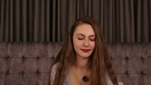 Snapshot of MuseSolis chatting on 11-11-25, 11:20 MuseSolis online show from 11-11-25, 11:20