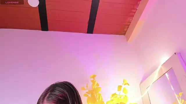 HaleyAmaya online show from 06-07-26, 01:00