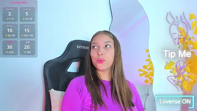 HaleyAmaya online show from 10-15-25, 07:22