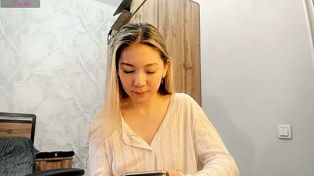 Babby Rabbit online show from 02-11-26, 08:36