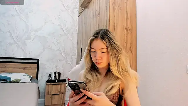 Babby Rabbit online show from 03-04-26, 12:02