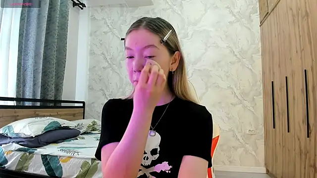 Babby Rabbit online show from 04-18-26, 08:38