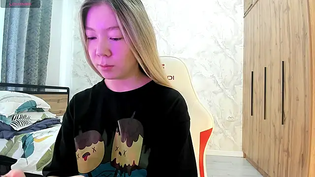 Babby Rabbit online show from 04-20-26, 10:07