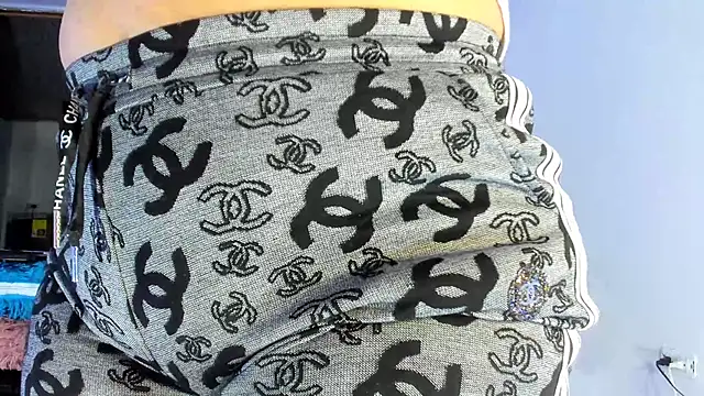 Dulce smith 1 online show from 11-21-25, 01:04