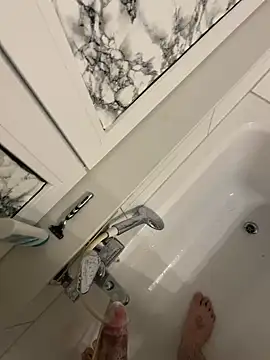 Snapshot of Loco42- chatting on 02-26-25, 08:47 Loco42- online show from 02-26-25, 08:47