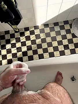 Snapshot of Loco42- chatting on 09-19-25, 01:04 Loco42- online show from 09-19-25, 01:04