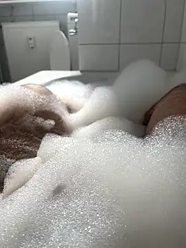 Snapshot of Loco42- chatting on 09-10-25, 11:31 Loco42- online show from 09-10-25, 11:31