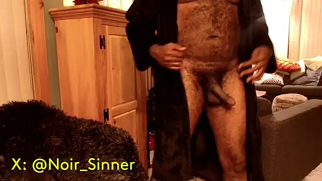 Snapshot of sinnernoir chatting on 09-15-25, 01:39 sinnernoir online show from 09-15-25, 01:39