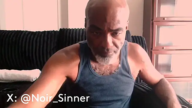 Snapshot of sinnernoir chatting on 06-14-26, 05:25 sinnernoir online show from 06-14-26, 05:25