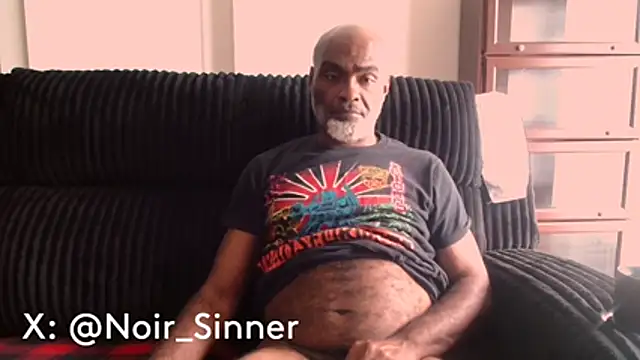 Snapshot of sinnernoir chatting on 06-19-26, 03:40 sinnernoir online show from 06-19-26, 03:40