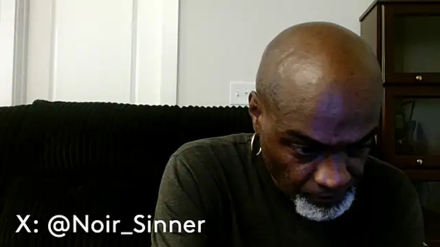 Snapshot of sinnernoir chatting on 06-02-26, 12:32 sinnernoir online show from 06-02-26, 12:32