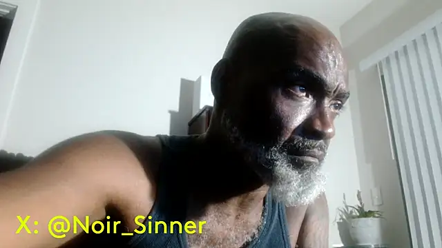 Snapshot of sinnernoir chatting on 07-09-26, 02:23 sinnernoir online show from 07-09-26, 02:23