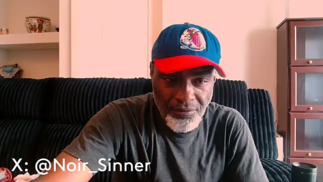 Snapshot of sinnernoir chatting on 06-15-26, 05:34 sinnernoir online show from 06-15-26, 05:34