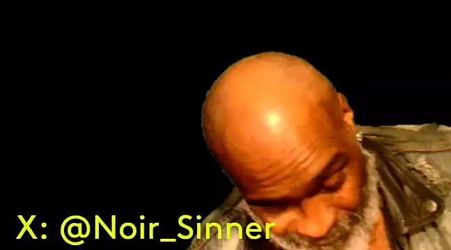 Snapshot of sinnernoir chatting on 02-05-25, 11:28 sinnernoir online show from 02-05-25, 11:28