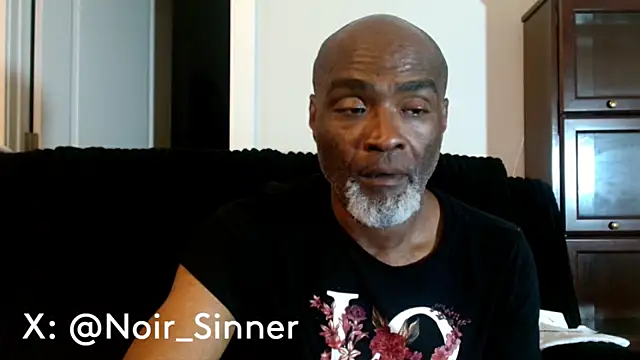 Snapshot of sinnernoir chatting on 06-05-26, 03:22 sinnernoir online show from 06-05-26, 03:22